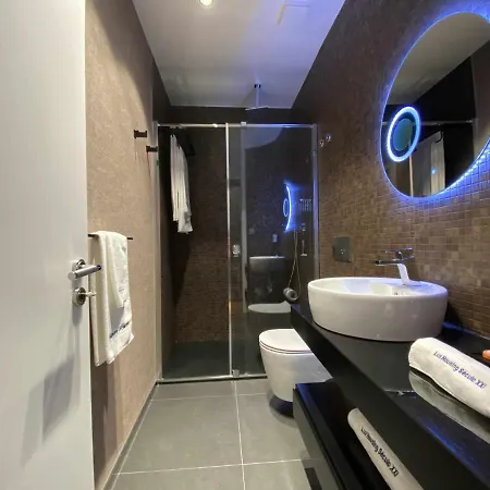 Lux Housing Seculo XXI Alojamento Premium A *